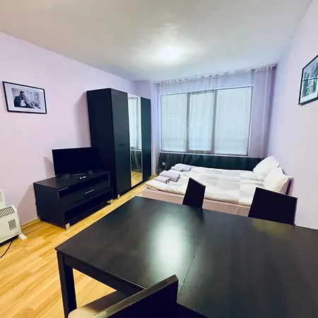 Predela 1 - 10 Near Lift Lejlighedshotel 4*